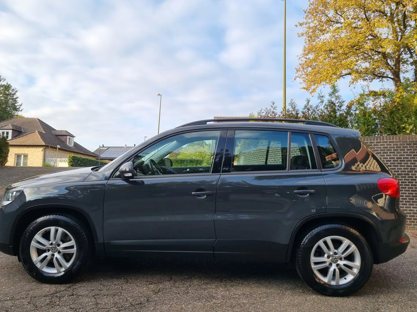 Volkswagen Tiguan 1.4 TSI - 125 pk - VEEL OPTIES+GARANTIE+GEKEURD Grijs - 1