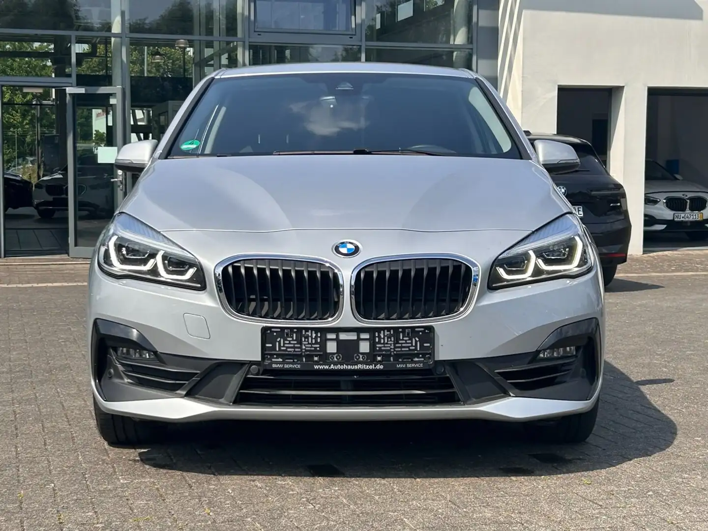 BMW 218 218i Active Tourer Aut. Advantage / AHK / Navi Argent - 2
