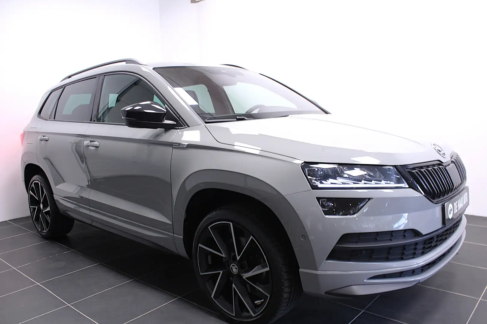 Skoda Karoq 1.5 TSI Sportline/Steel Grey/19 inch/Camera/Virtua Gris - 2