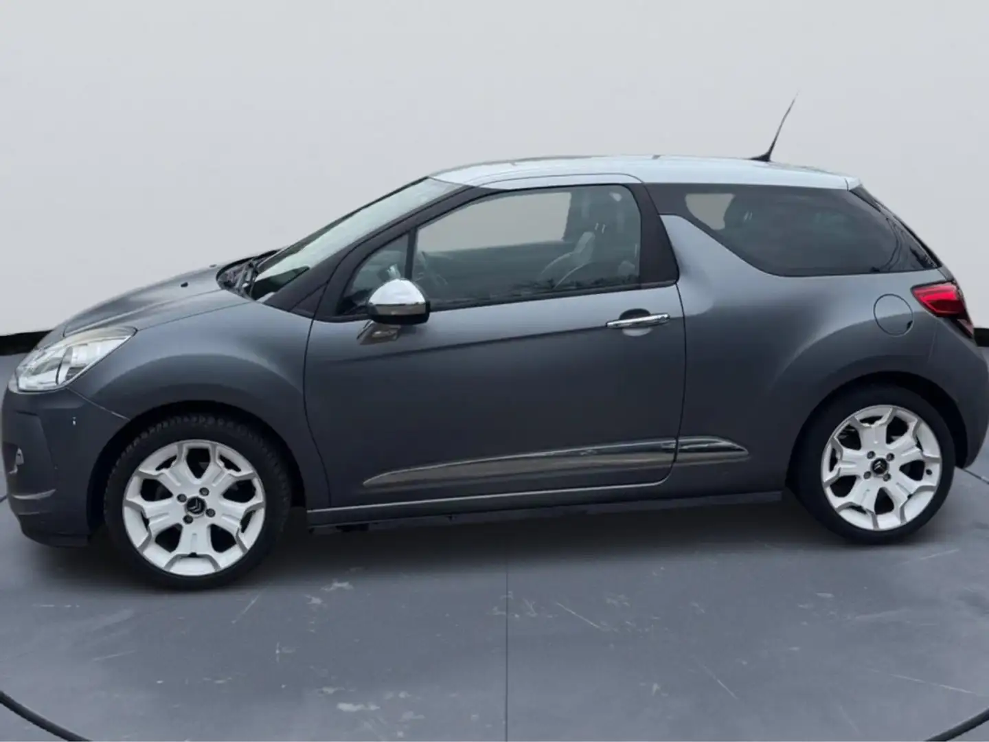 Citroen DS3 1.6 VTi Matière Grise Gris - 2