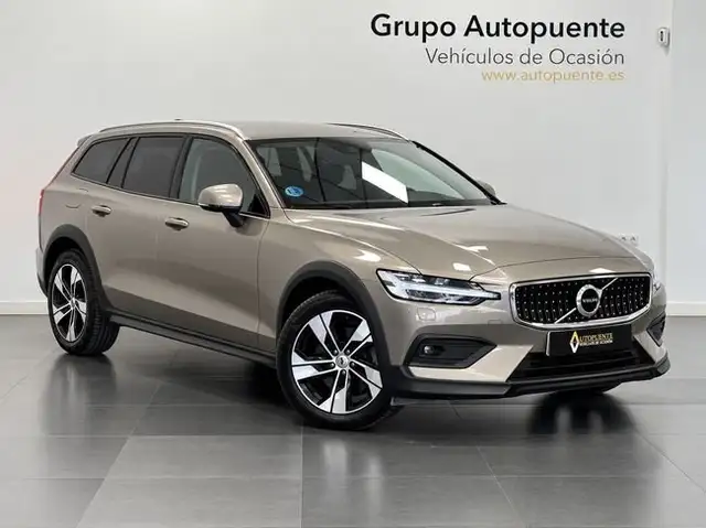 Volvo V60 Cross Country 2.0 B4 D PRO AUTO