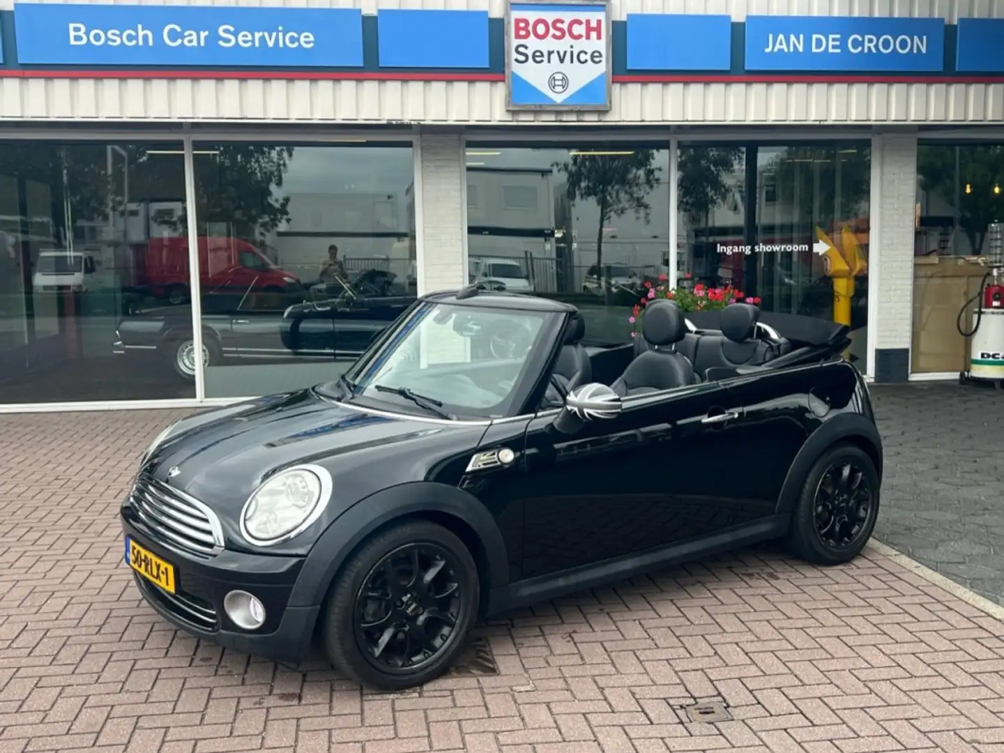 MINI Cooper 1.6 COOPER CHILI Cabriolet #YOUNGTIMER Zwart - 1
