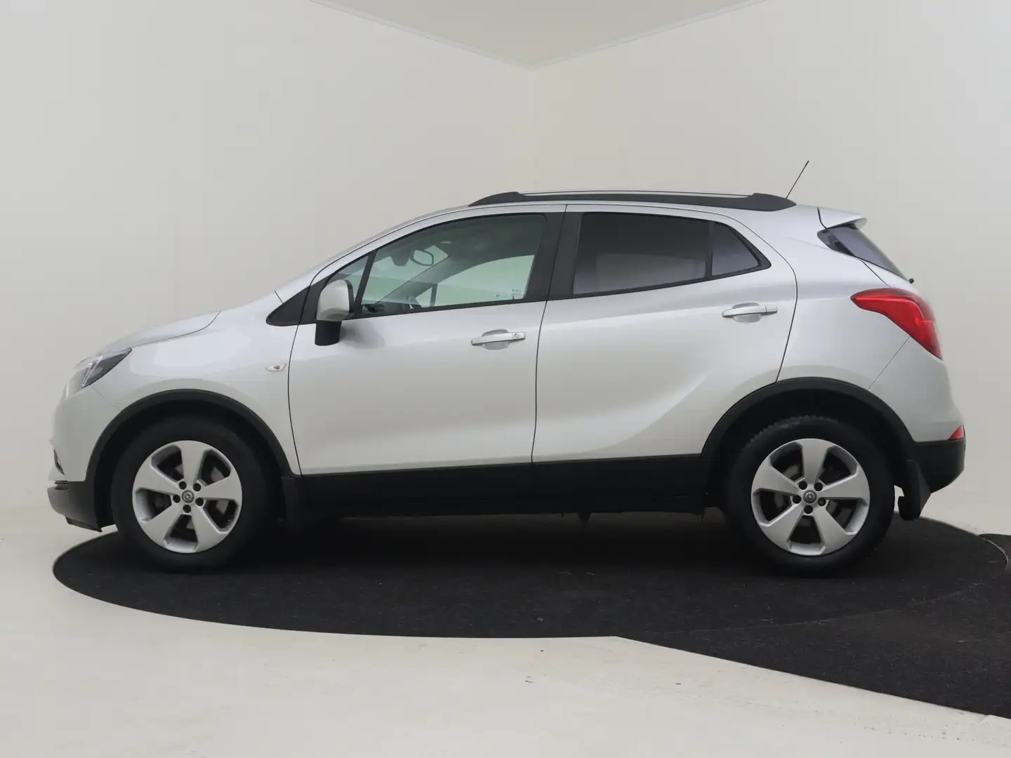Opel Mokka X 1.4 Turbo Business+ 140pk | Navigatie | App connec Grijs - 2