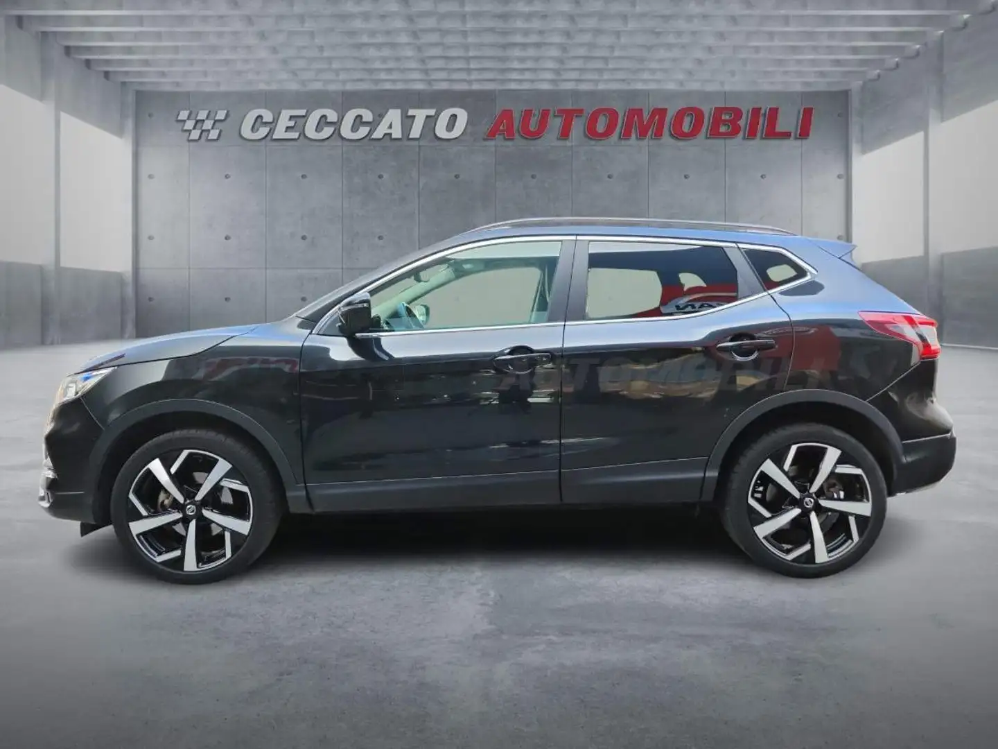 Nissan Qashqai Qashqai 1.5 dci Tekna 110cv Zwart - 2