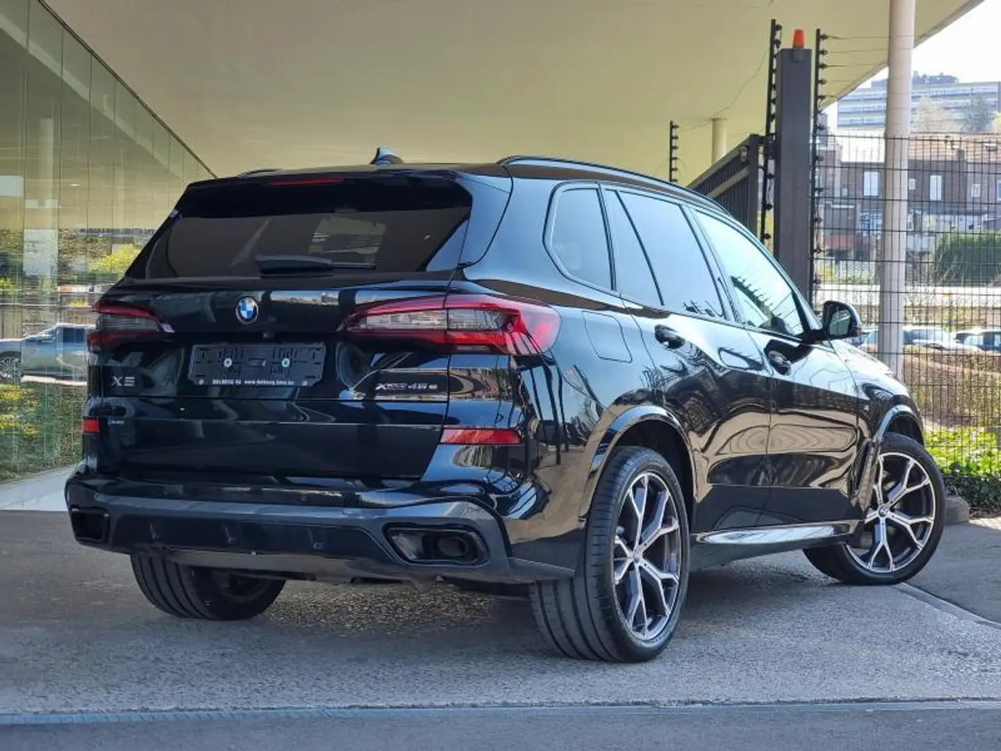 BMW X5 xDrive45e Zwart - 2