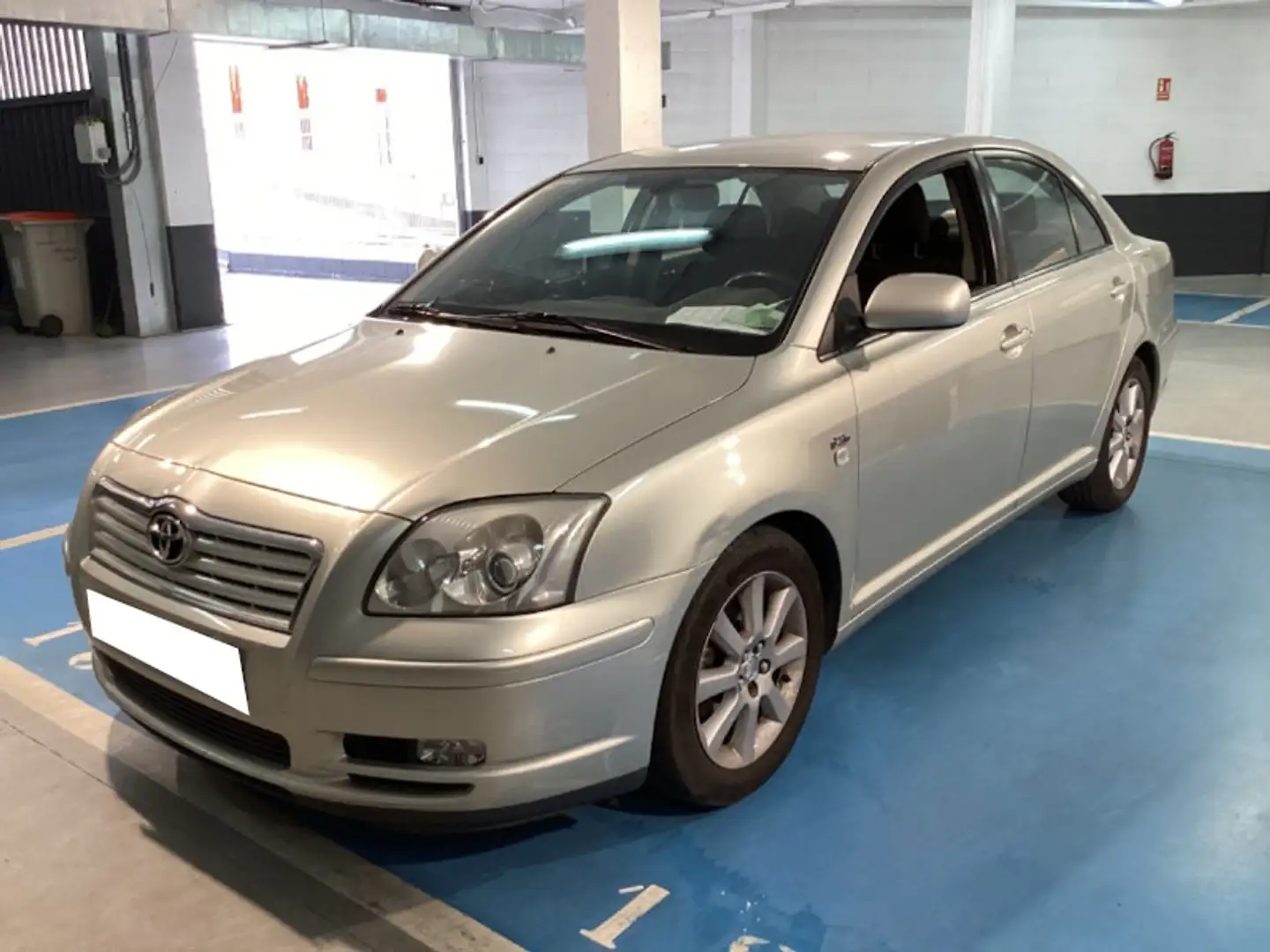 Toyota Avensis 2.0D-4D Sol Gris - 2