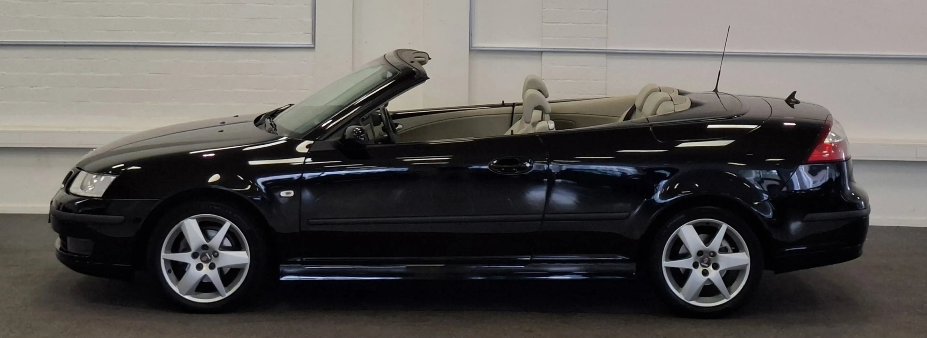 Saab 9-3 Cabrio 1.8t Vector A/T Leder Navi PDC 100% Onderho — photo 4