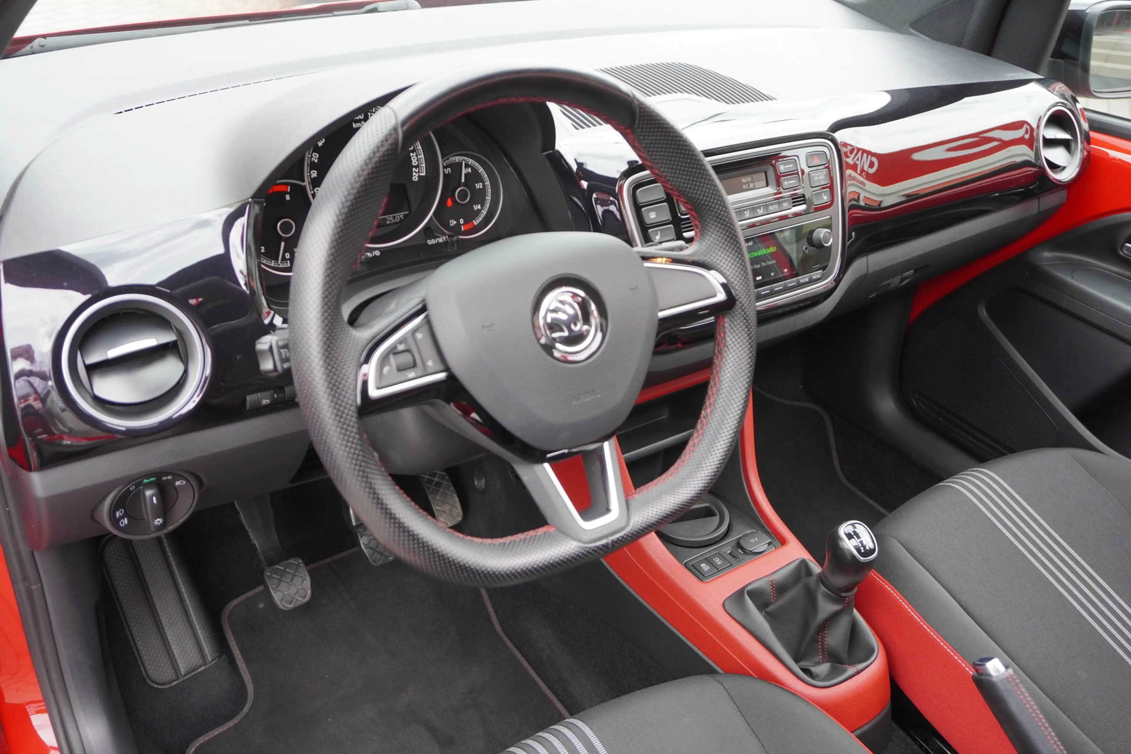Skoda Citigo 1.0 MPI Monte Carlo DAB PDC Panorama — photo 11