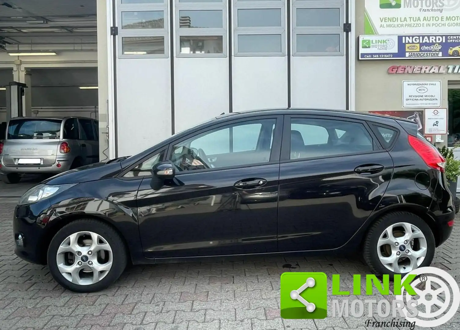 Ford Fiesta Ikon 1.4 16V 5p.Bz.- GPL Business Noir - 2