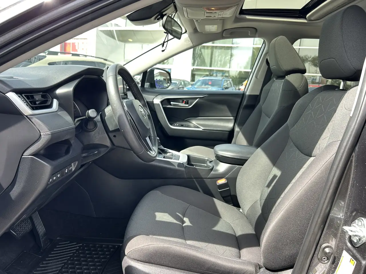 Toyota RAV 4 снимка Toyota RAV 4
