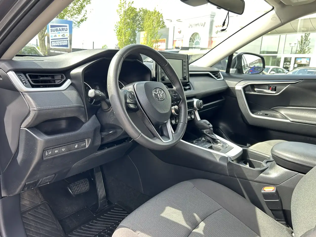 Toyota RAV 4 снимка Toyota RAV 4