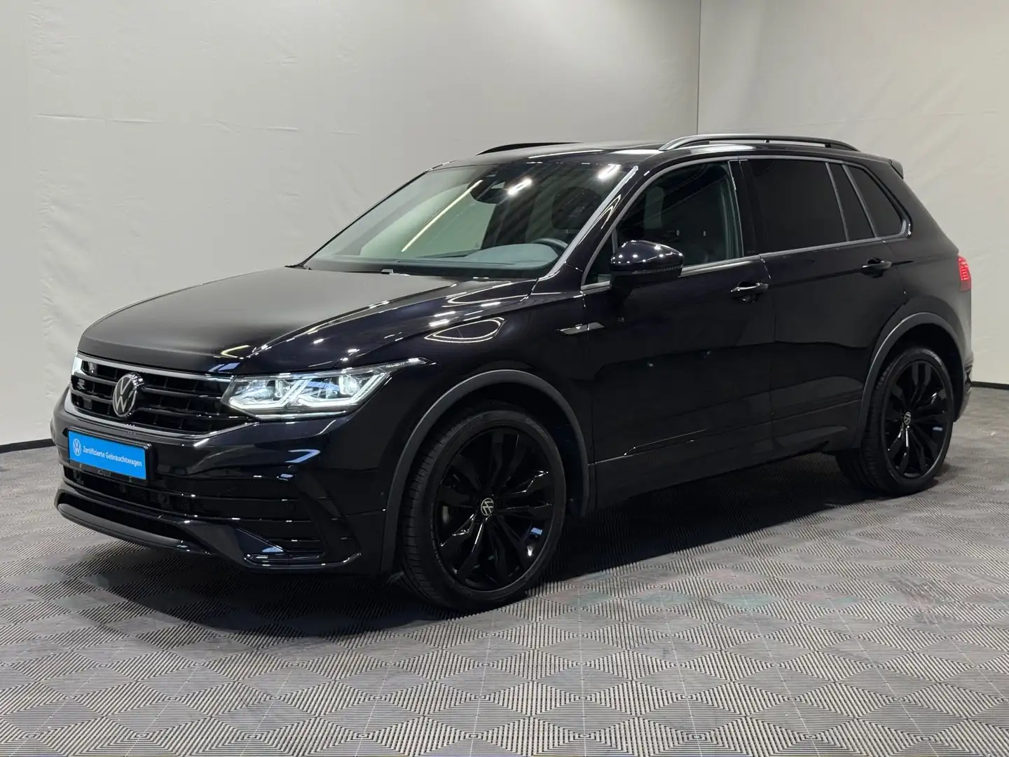 Volkswagen Tiguan R-Line 1.5 TSI DSG | MATRIX NAVI PANO AHK Noir - 2