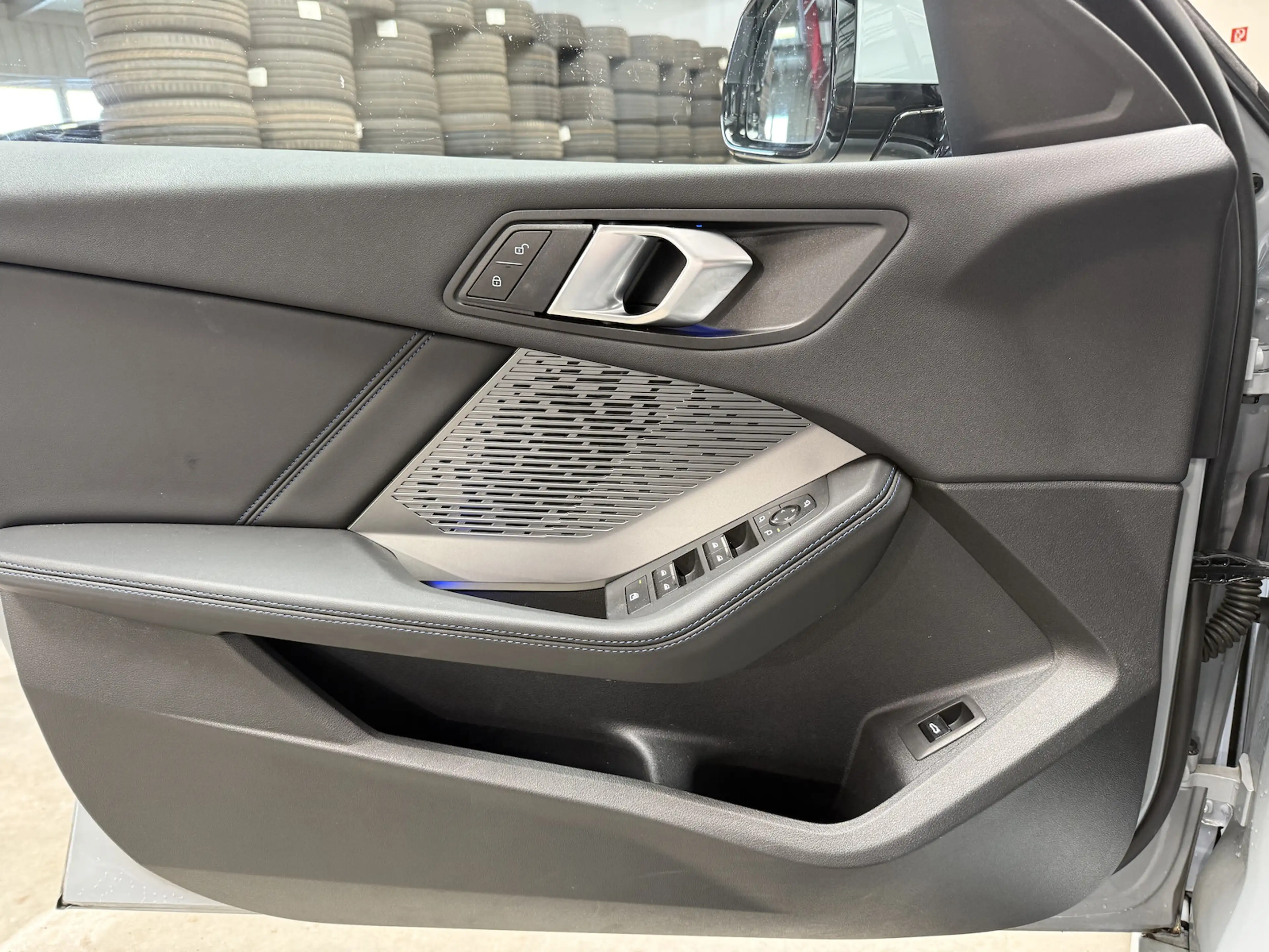 BMW 120 120d M Sport /PREMIUM/LED/PANO/NAVI — photo 8