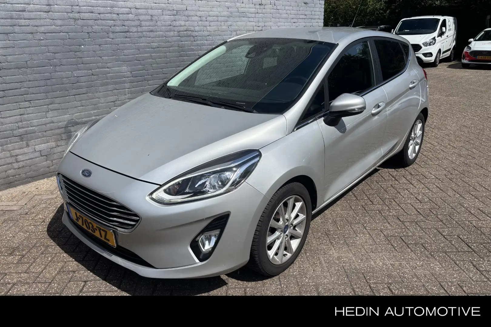 Ford Fiesta 1.0 EcoBoost Titanium 100pk | Navigatie | All seas Grijs - 1