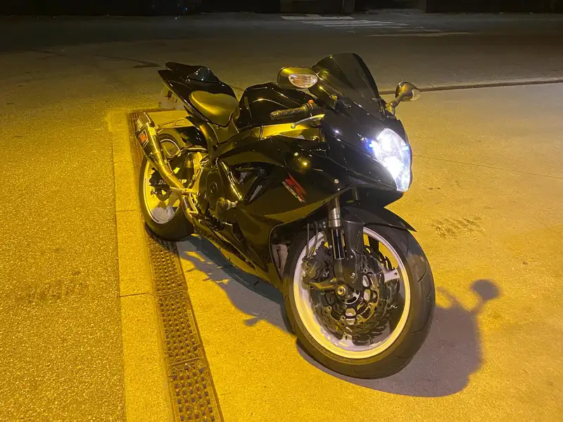 Suzuki GSX-R 600 - foto 3