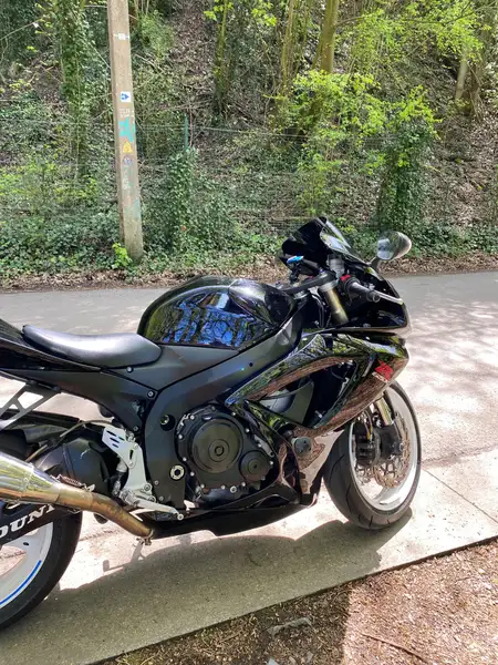 Suzuki GSX-R 600 - foto 6