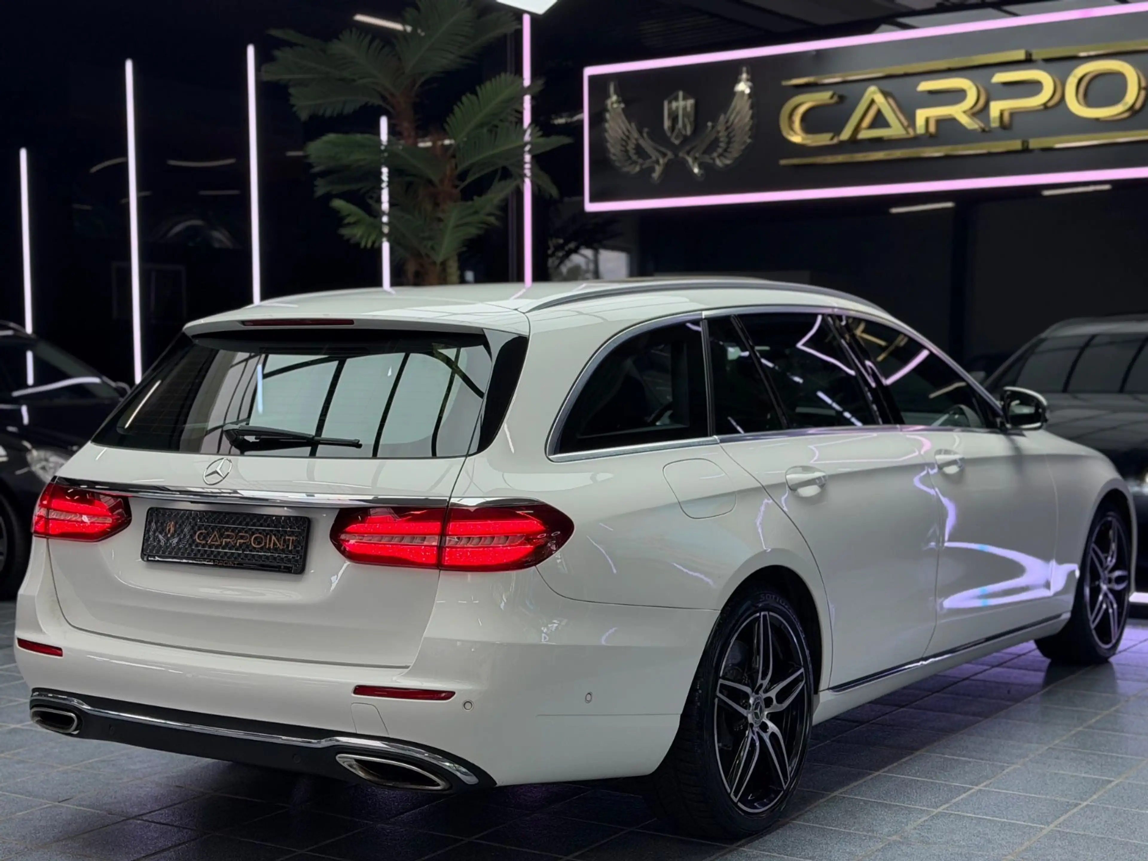 Mercedes-Benz E 400 E T-Modell 4Matic/LED/AHK/360°/Vollleder/ — photo 8