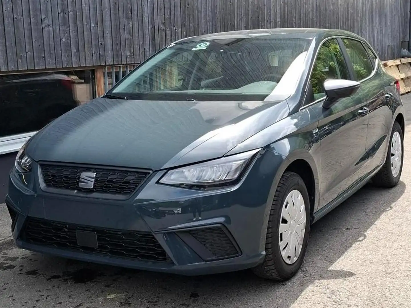 SEAT Ibiza Reference Blau - 2