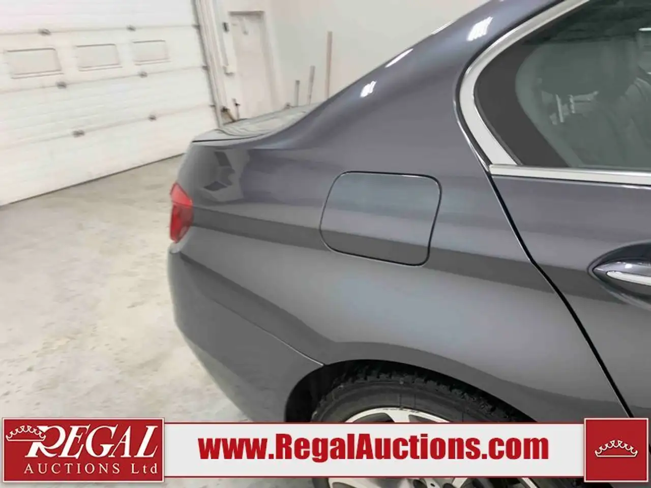 BMW 5 Series снимка BMW 5 Series
