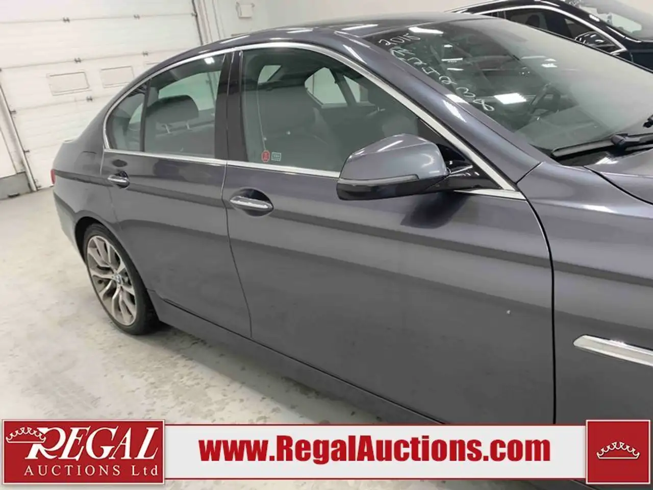 BMW 5 Series снимка BMW 5 Series