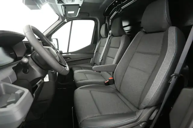 Renault Master view 11
