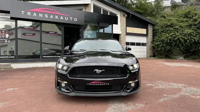 Ford Mustang view 2