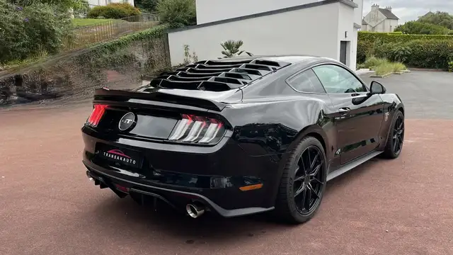 Ford Mustang view 5