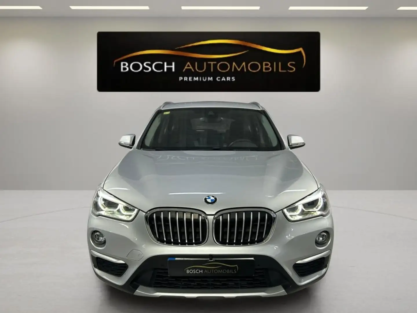 BMW X1 sDrive 18dA Gris - 2