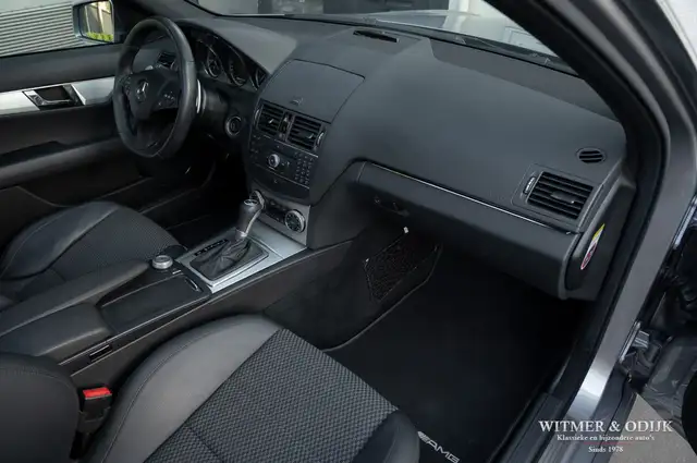 Mercedes-Benz C-Class view 3