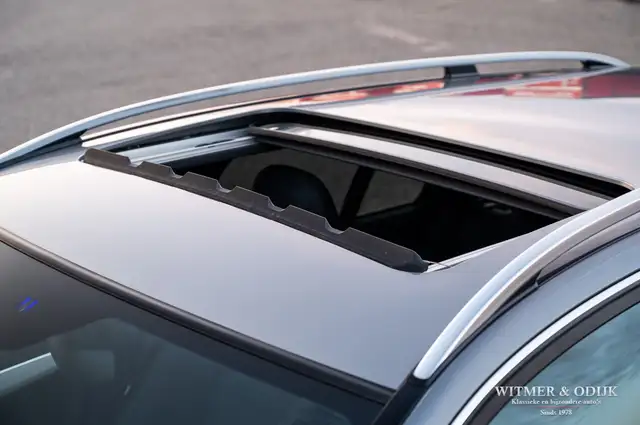 Mercedes-Benz C-Class view 15