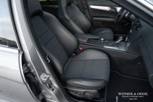 Mercedes-Benz C-Class view 5