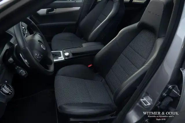 Mercedes-Benz C-Class view 4