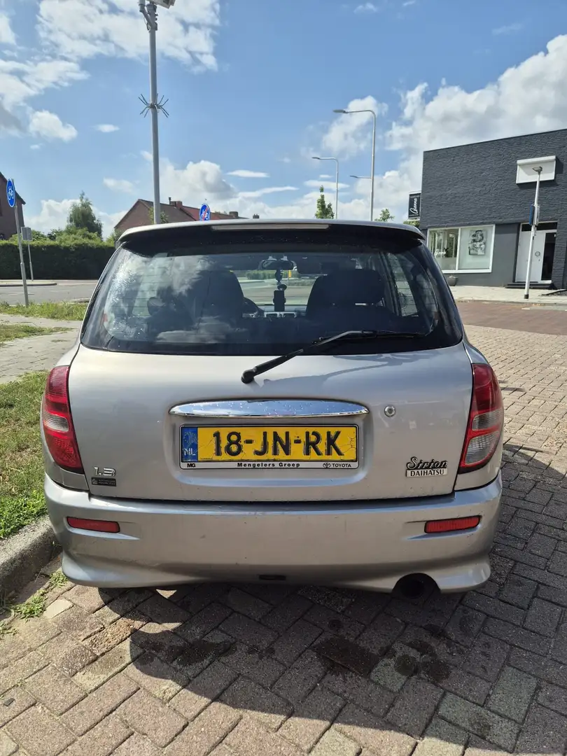 Daihatsu Sirion 1.3-16V VTR Grijs - 2