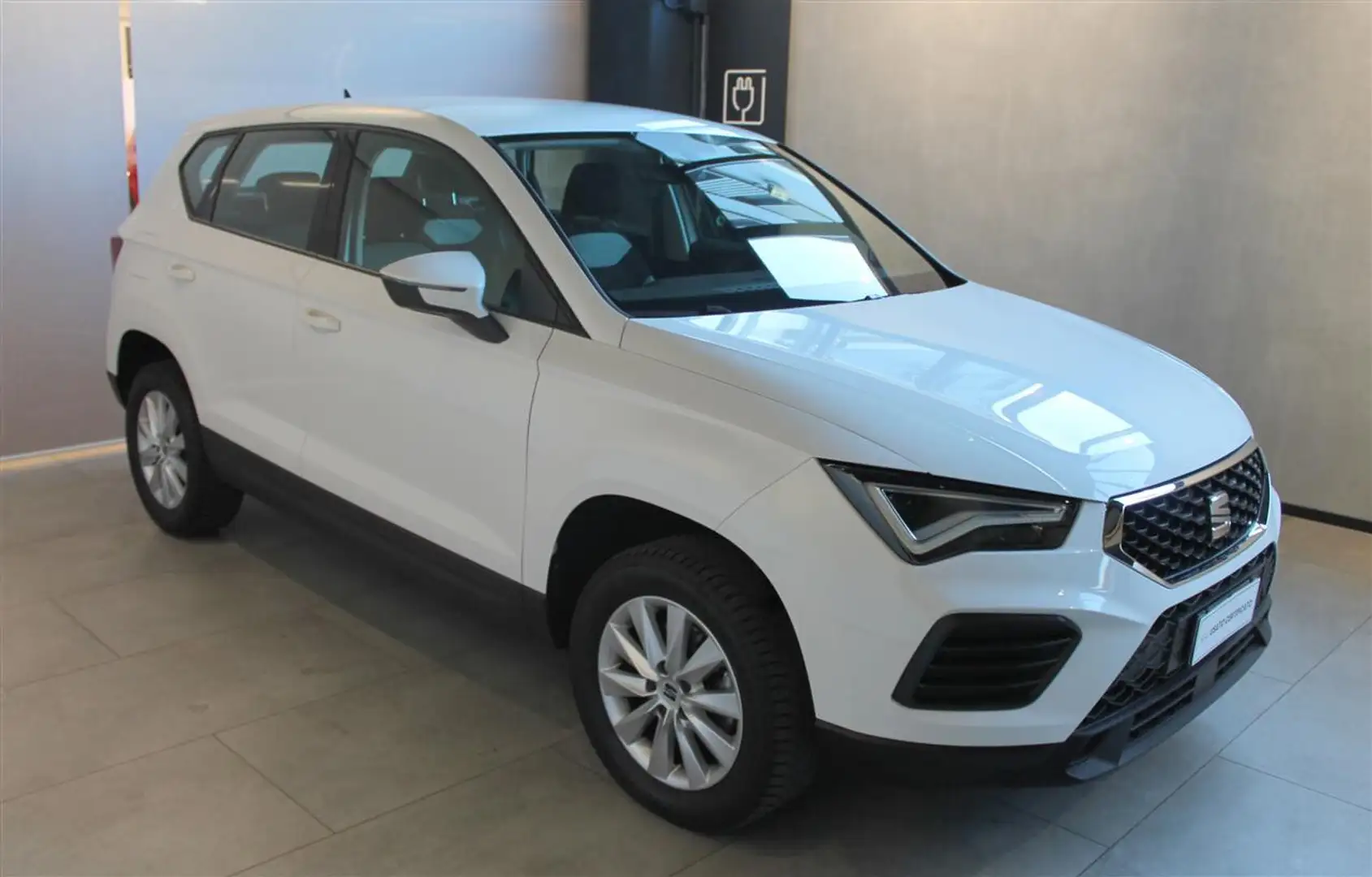 SEAT Ateca 1.0 TSI 110 HP REFERENCE Wit - 1