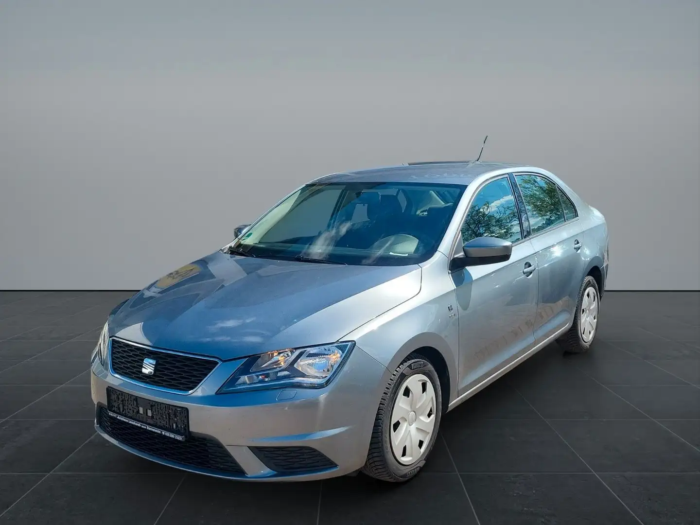 SEAT Toledo Sondermodell "Reference" aus 2-Hand Grau - 1