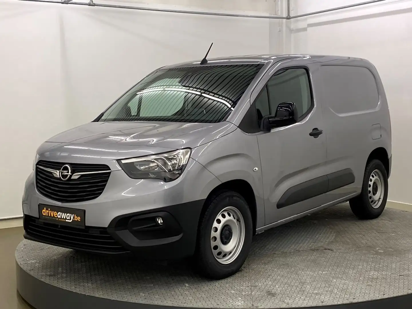 Opel Combo L1H1 met camera parkeersensoren achter en reservew Grijs - 1