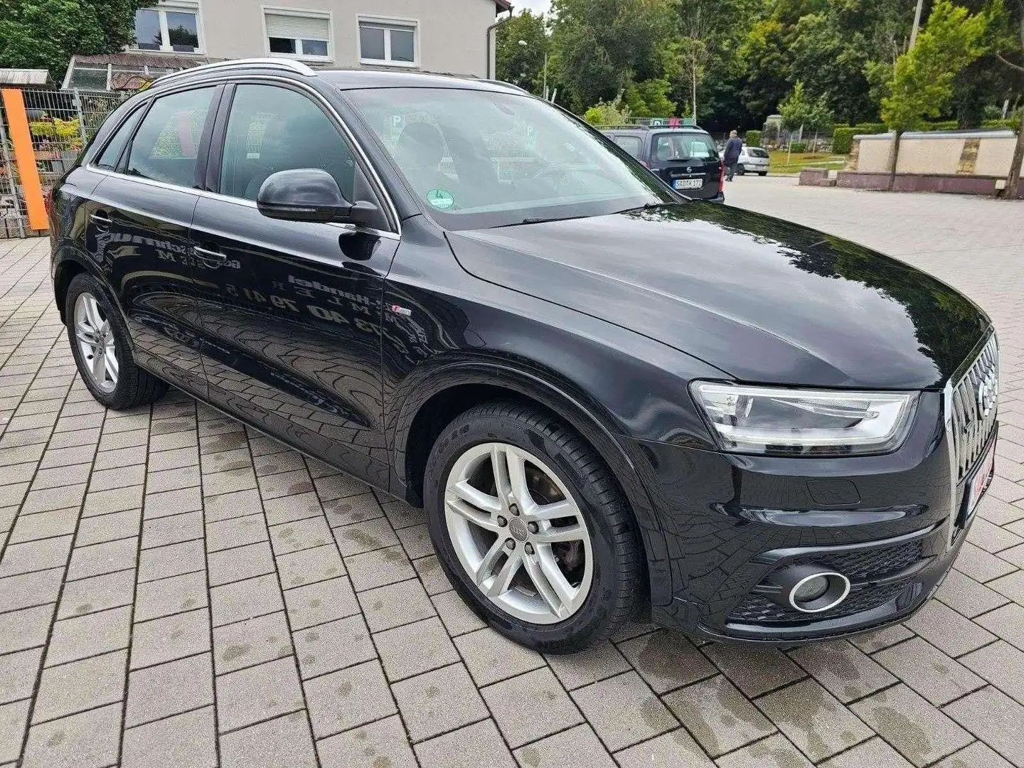 Audi Q3 2.0 TDI quattro / S Line / Automatik / TOP Noir - 2