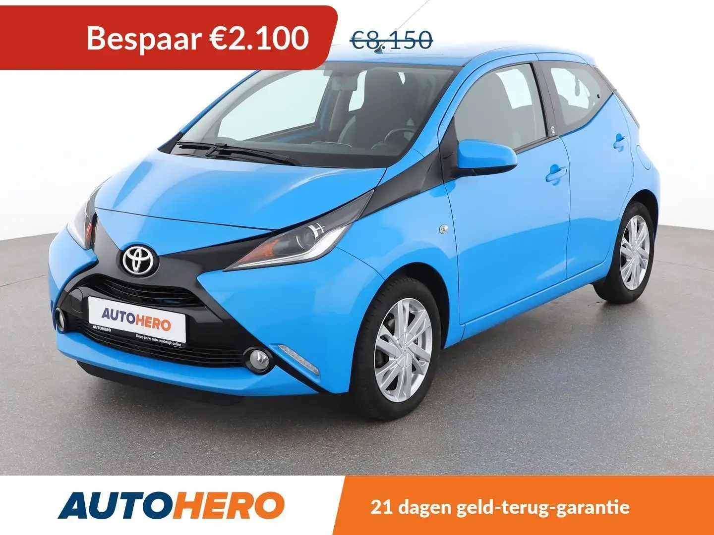 Toyota Aygo 1.0 X-Play Team D Blauw - 1