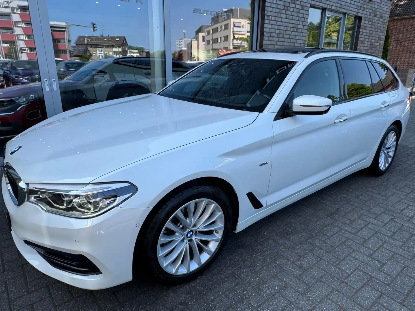 BMW 520 d Sport Line ACC HUD PANO STHZ 360 Nappa DA+ Blanco - 1