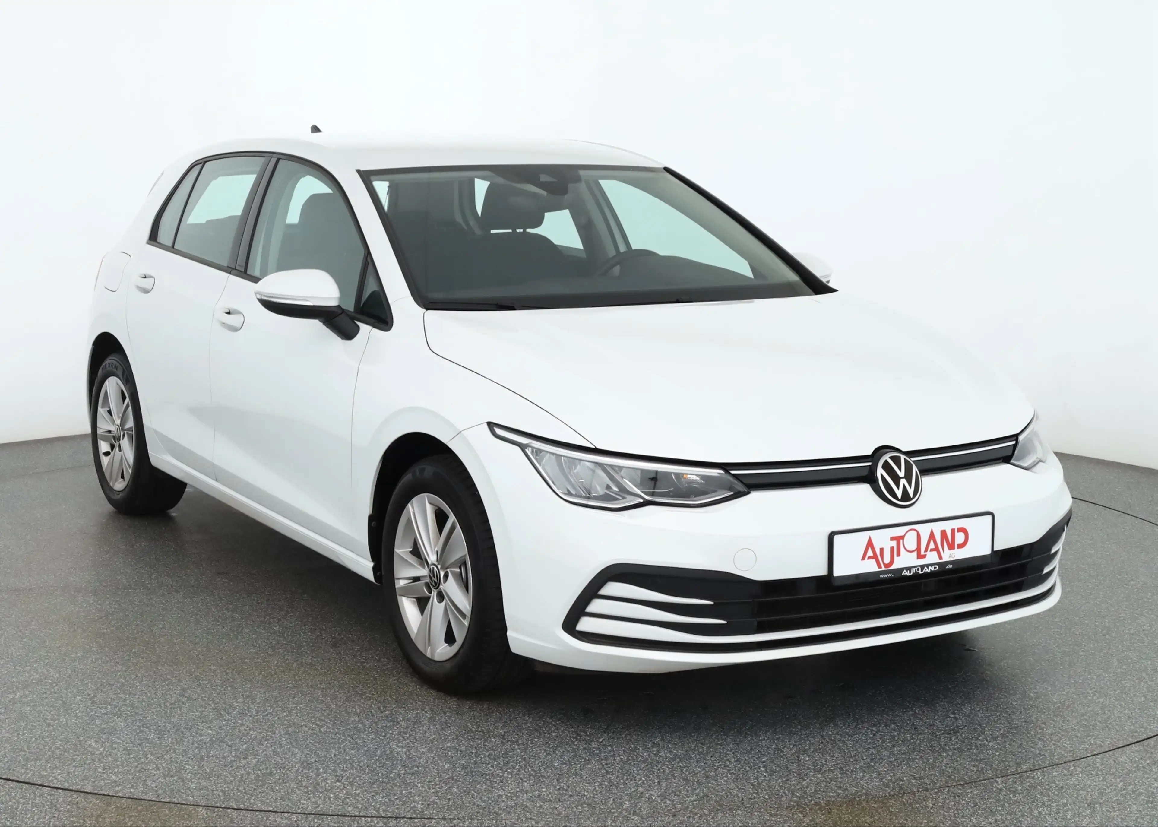 Volkswagen Golf VIII 1.0 eTSI DSG LED Navi ACC DAB — photo 7