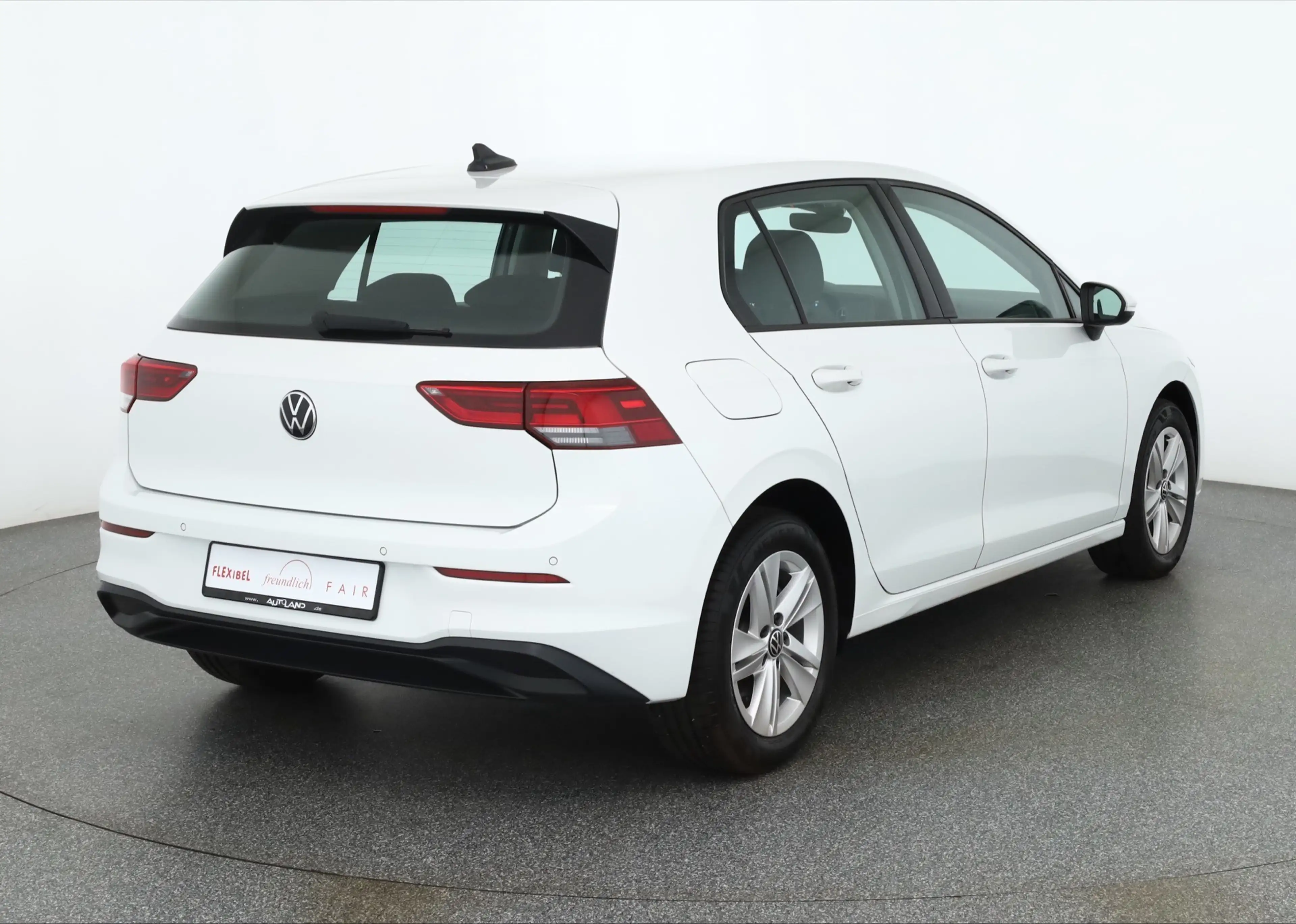 Volkswagen Golf VIII 1.0 eTSI DSG LED Navi ACC DAB — photo 5