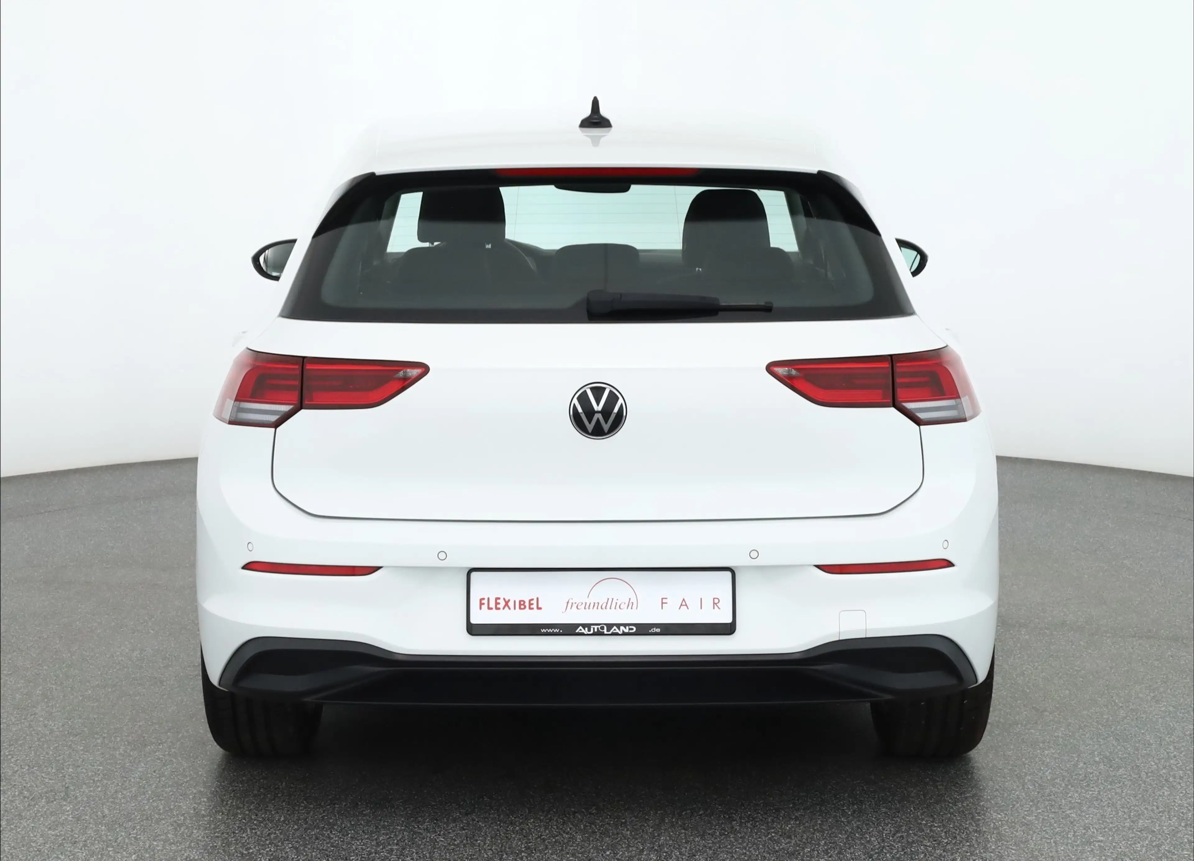 Volkswagen Golf VIII 1.0 eTSI DSG LED Navi ACC DAB — photo 4