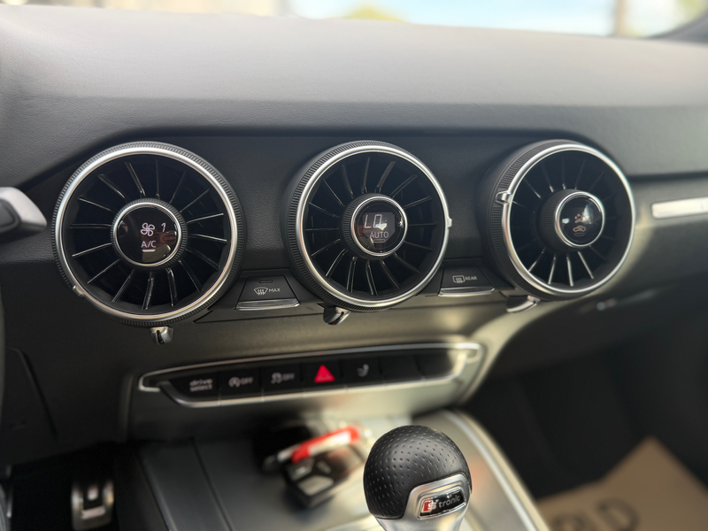 Audi TT TT Coupé 1.8 TFSI S tronic S LINE - COCKPIT - NAVI - CRUISE — photo 12