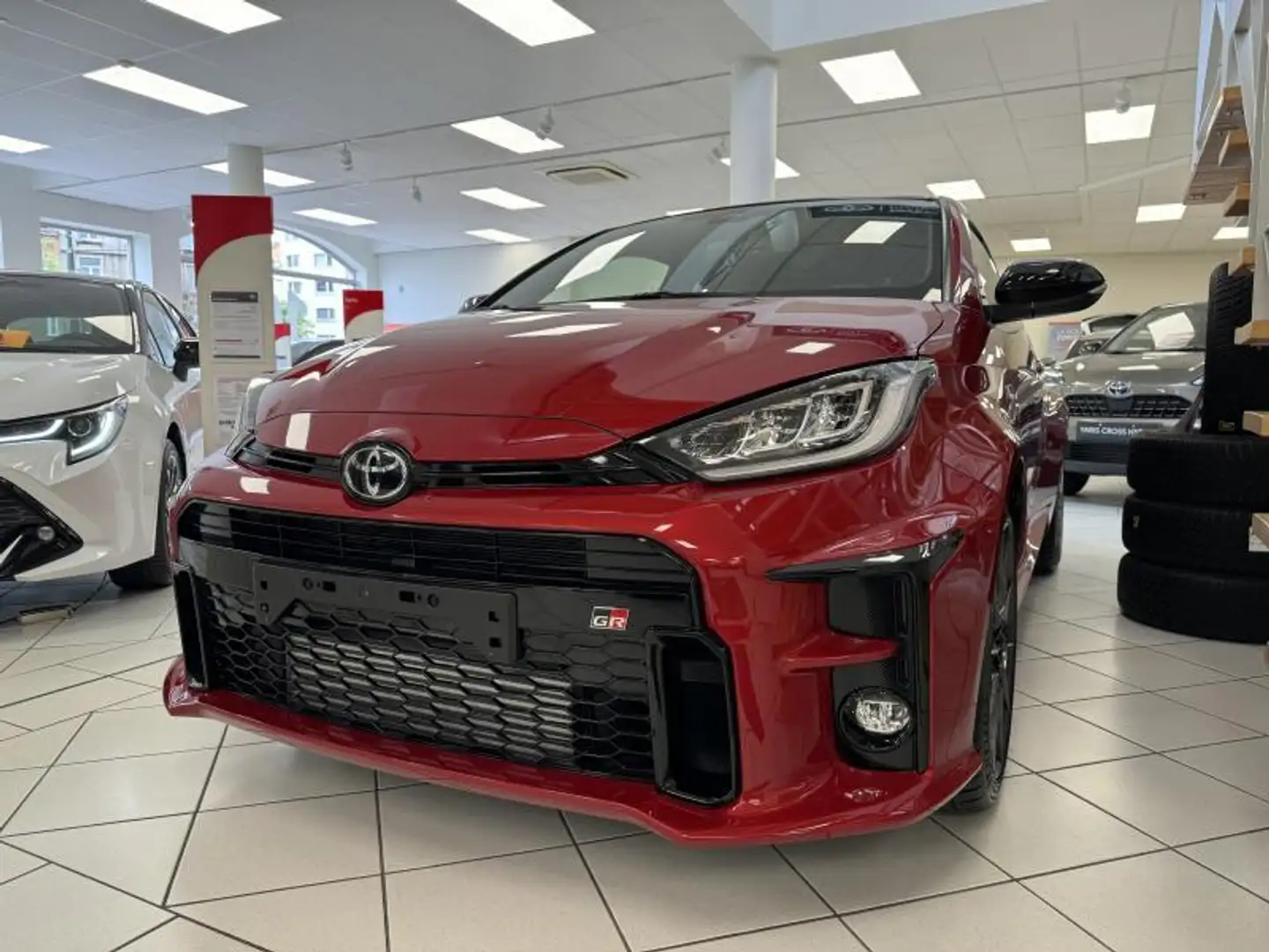 Toyota Yaris High Performance Rouge - 2