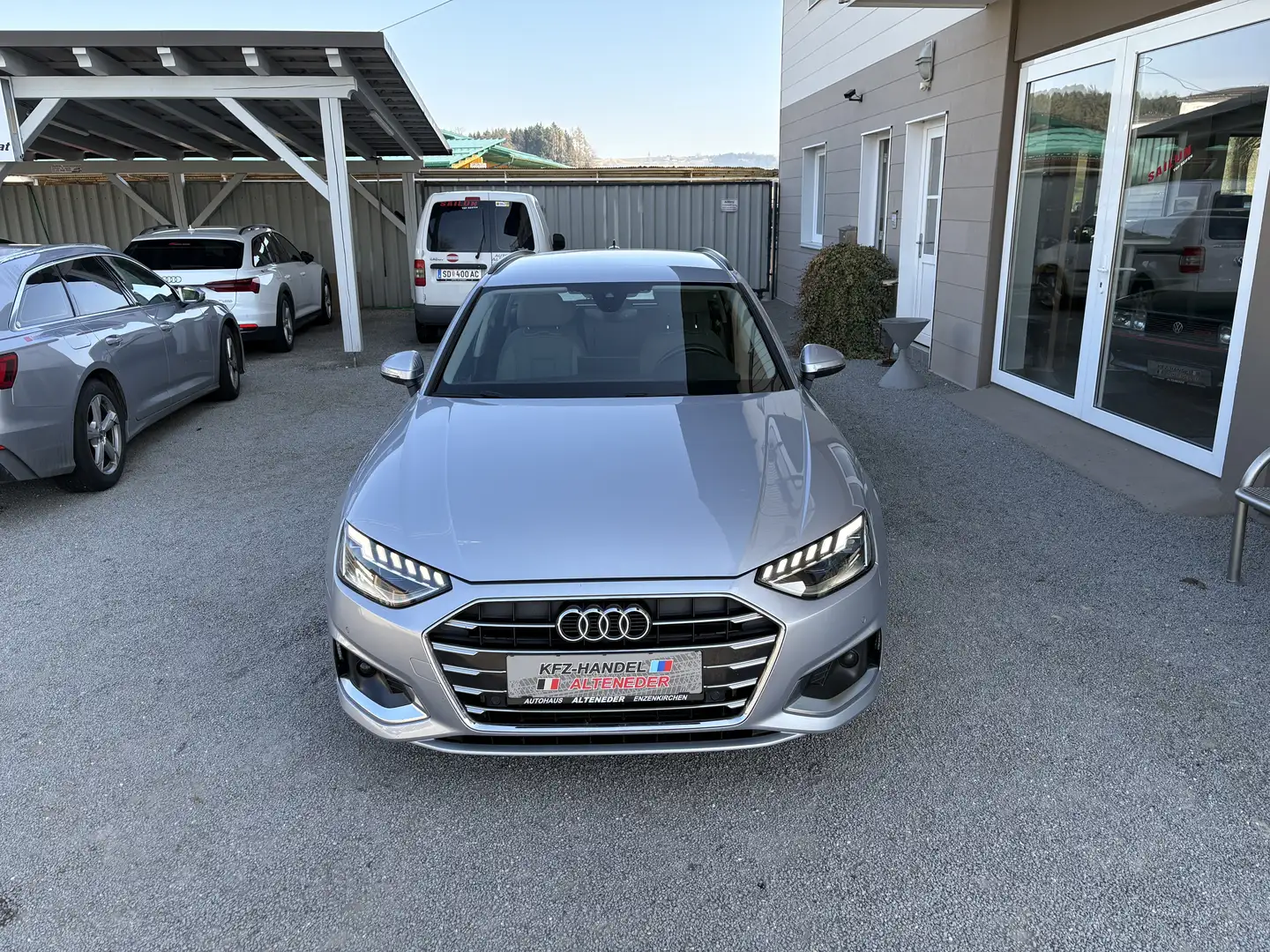 Audi A4 Avant 30 TDI advanced S-tronic *CARPLAY*VOLL-LED* Grau - 2