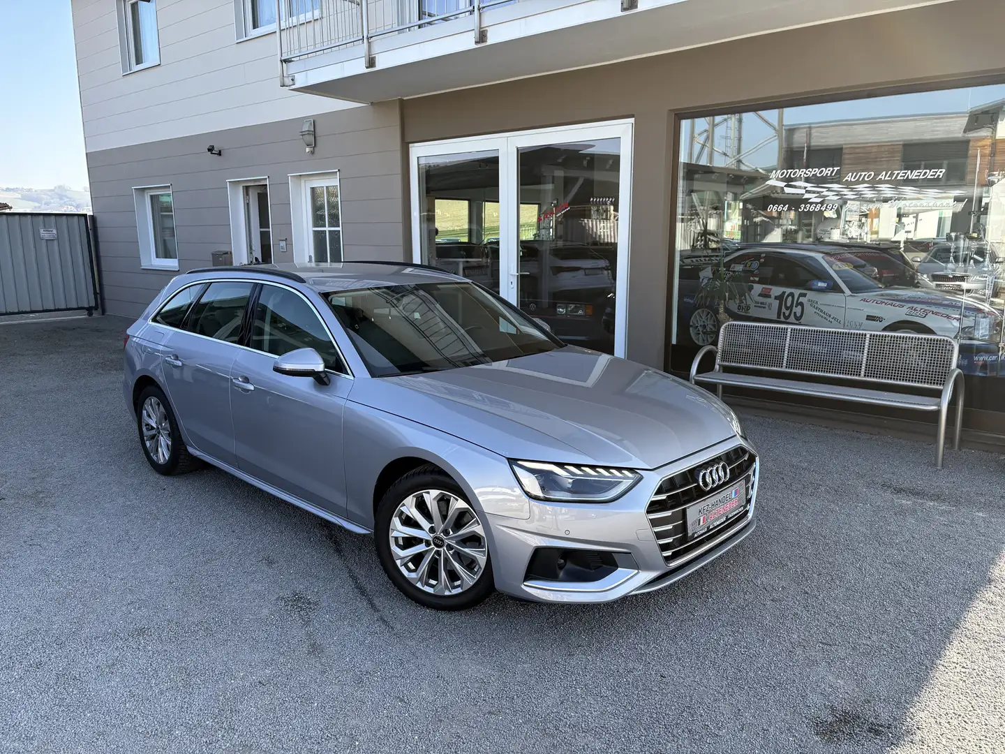 Audi A4 Avant 30 TDI advanced S-tronic *CARPLAY*VOLL-LED* Grau - 1
