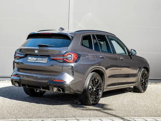 BMW X3 view 2