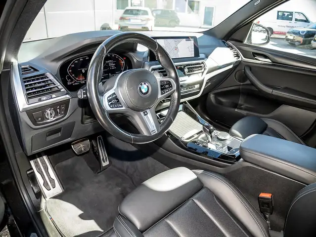 BMW X3 view 3