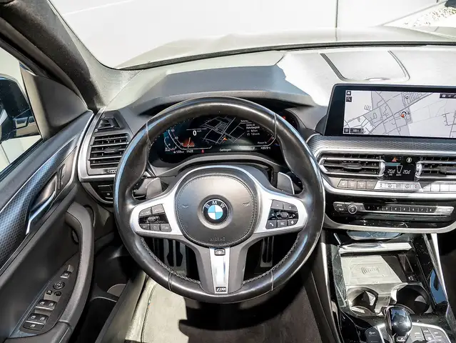 BMW X3 view 11