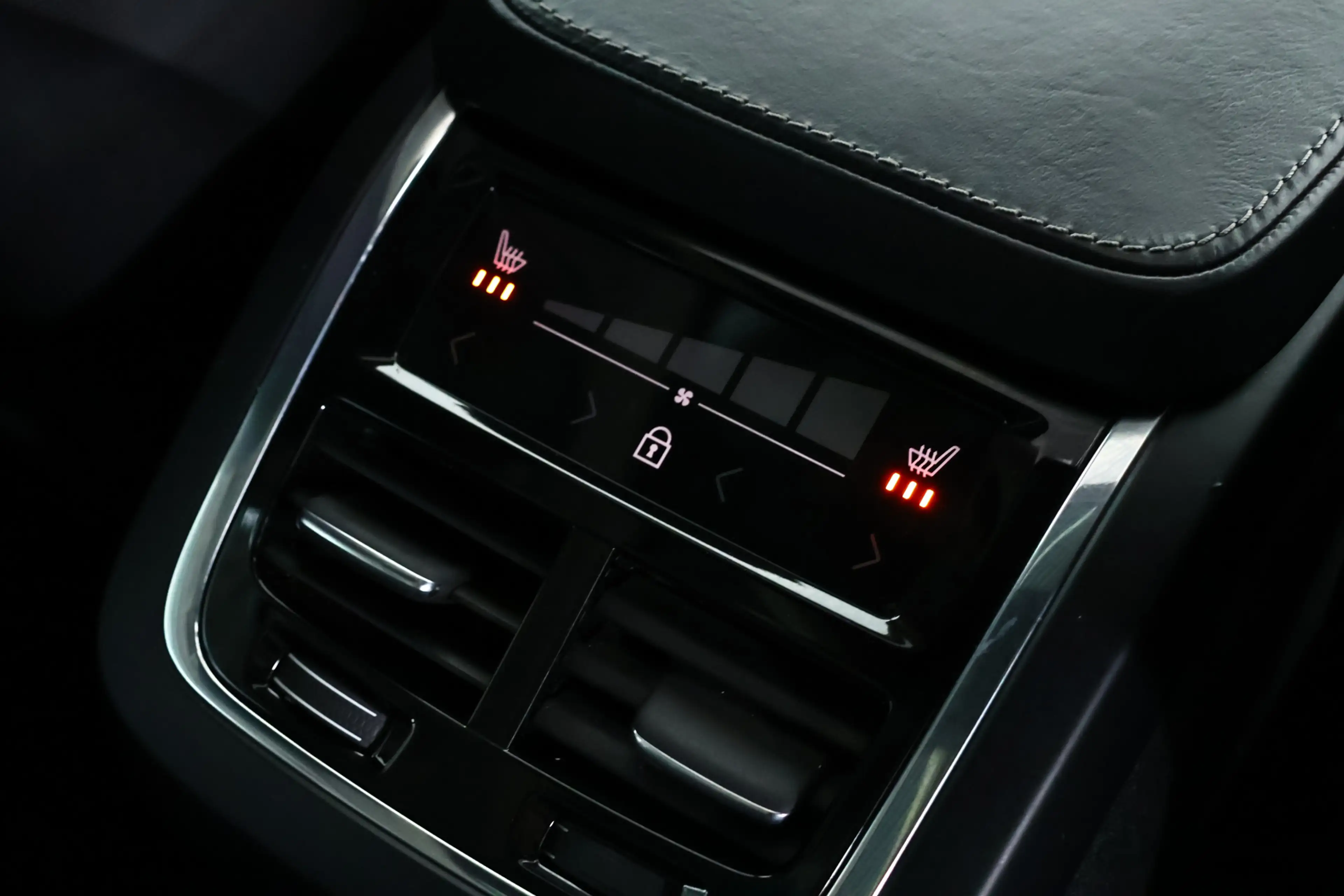Volvo XC90 2.0 T5 AWD Inscription Navi / Opendak / Trekhaak / — photo 33